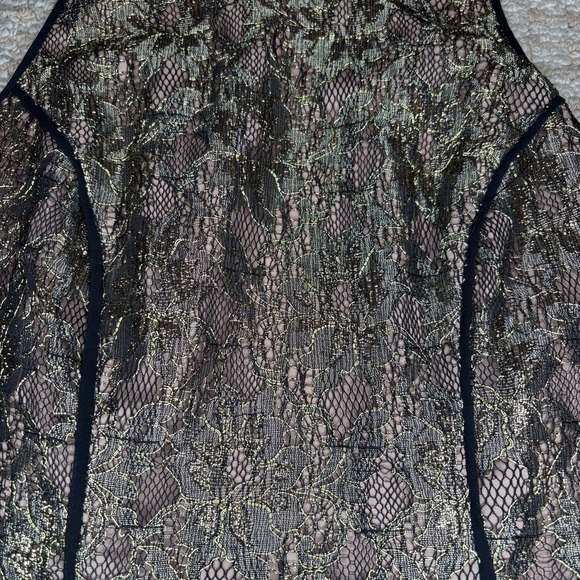 GUC BCBGMaxAzria Larke Peplum Top - Picture 3 of 4